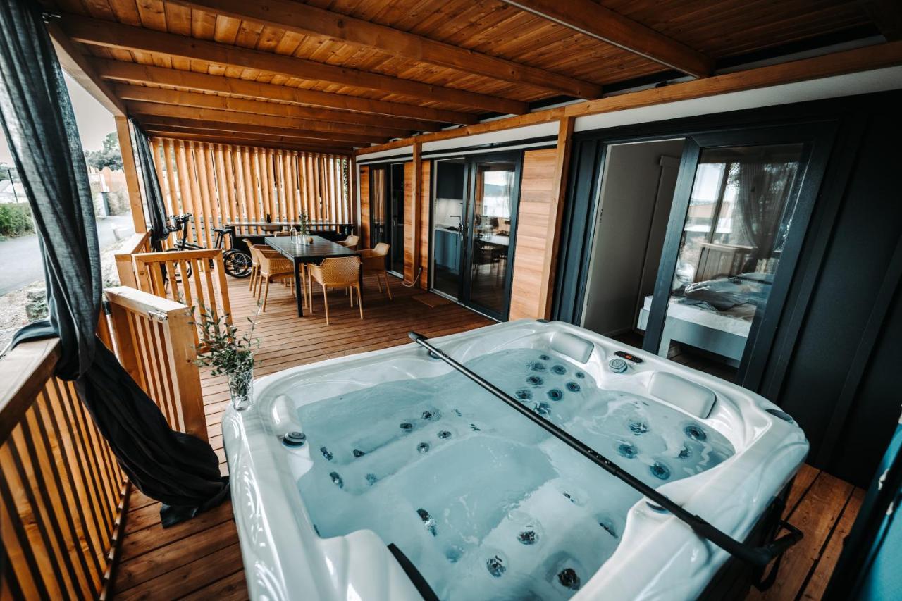 Sea House Shade, Pool & Jacuzzi - Privilege Point Camping & Villas Selce Buitenkant foto